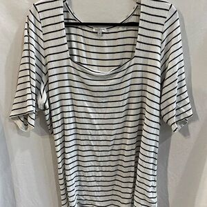 Reitmans Black and White Fitted Short Sleeve T-Shirt